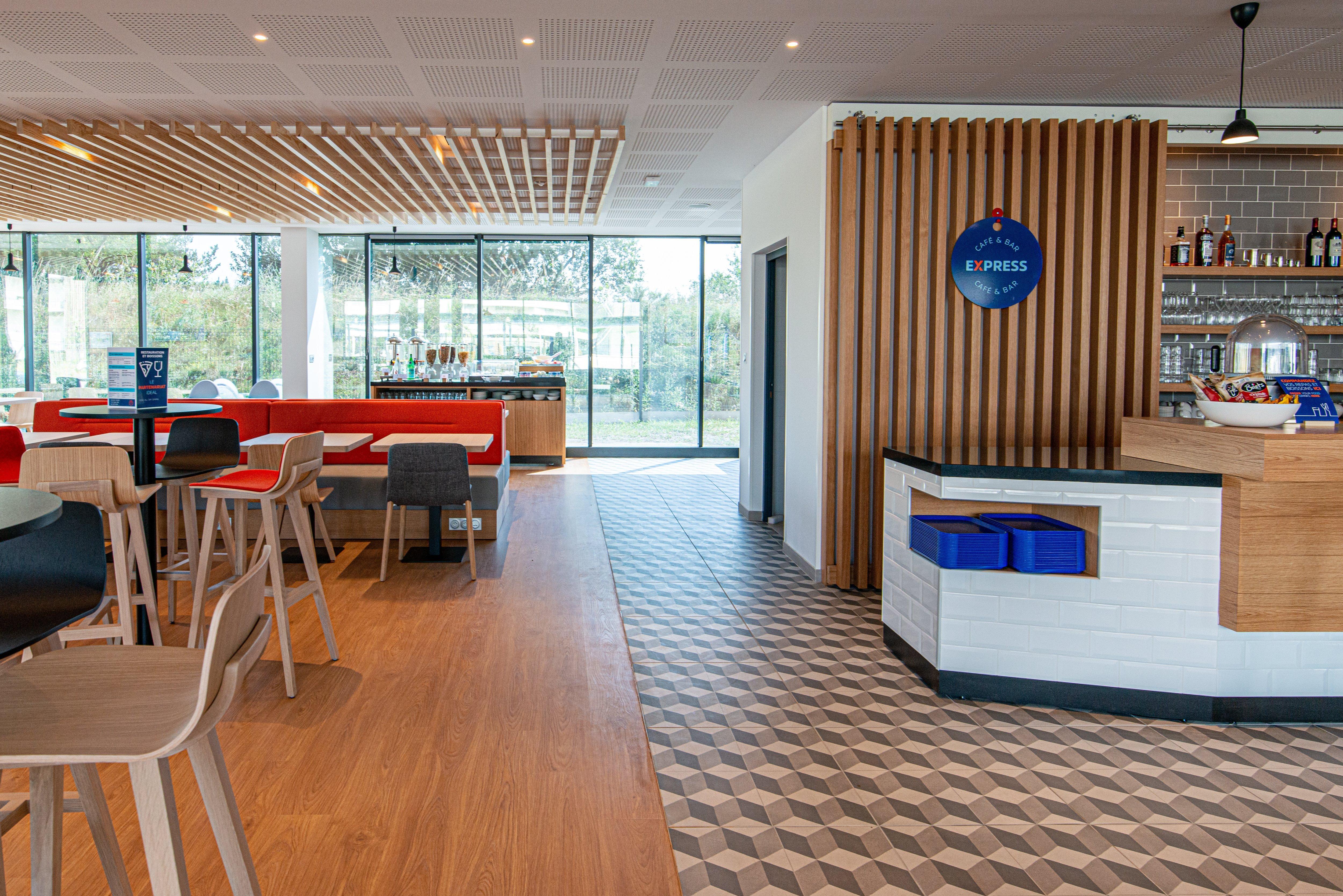 Holiday Inn Express - Bordeaux - Lormont By Ihg Экстерьер фото